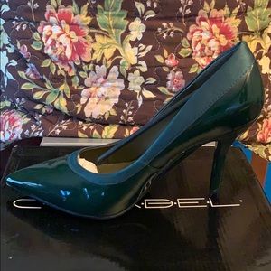 Women’s New Pumps size 10M W/Box